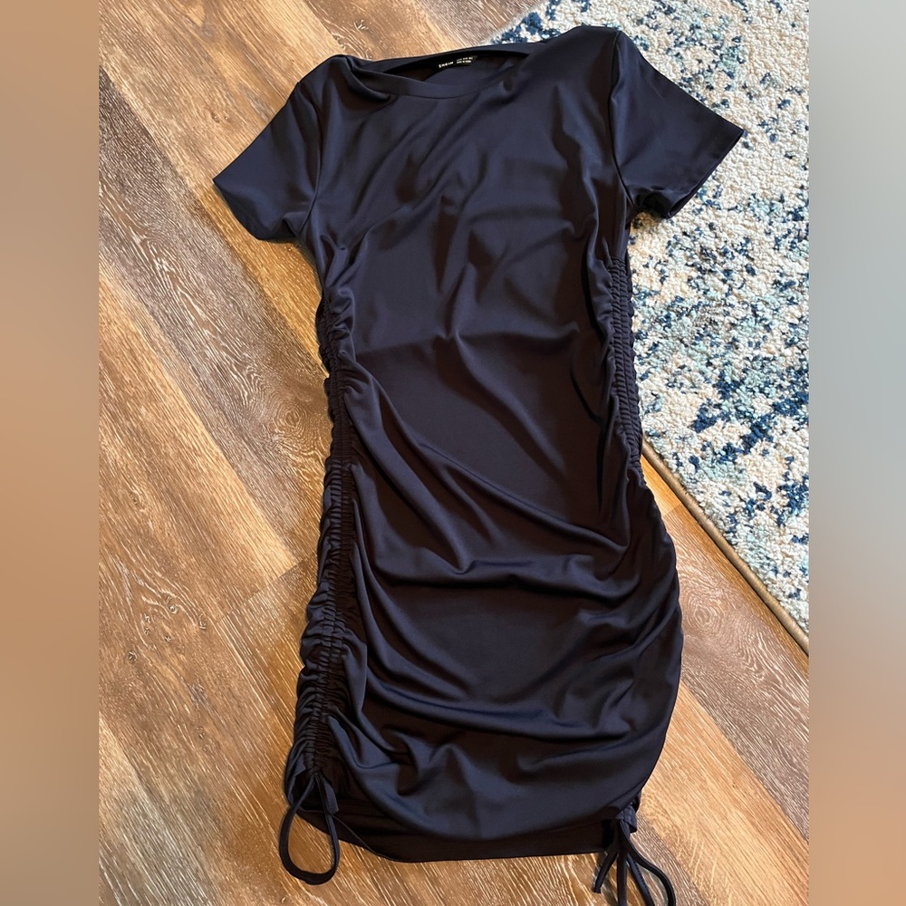 Side Drawstring Detail solid Dress size Medium